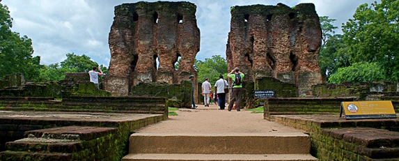Polonnaruwa royal capital ancient ruins